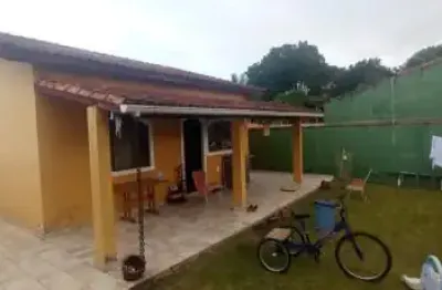 Excelente casa localizada no bairro residencial parque augustus - acesso pavimentado