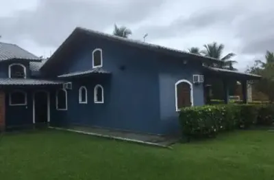 Belíssima casa localizada no bairro jardim jamaica - lado praia.