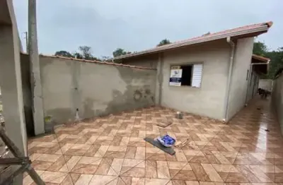 Excelente casa localizada no bairro savoy - com piscina e churrasqueira.