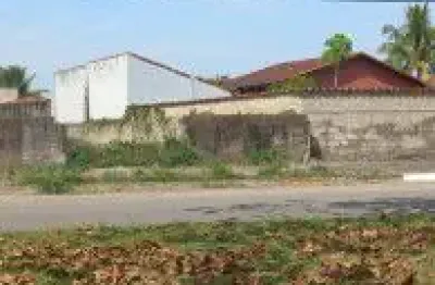Terreno localizado no bairro recanto dos imigrantes, em itanhaém - lado praia em rua calçada.