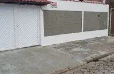 Edícula no jardim das palmeiras, em itanhaém - localizada lado praia, possui espaço para piscina.