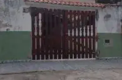 Casa + terreno no jardim califórnia, em itanhaém - lado praia, possui churrasqueira.