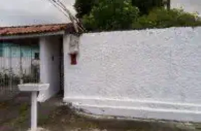 Excelente casa localizada  no jardim caraminguava, em peruíbe - lado praia, em rua asfaltada.