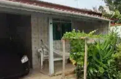 Excelente casa no parque d´ville, em peruíbe - lado praia, em rua calçada.