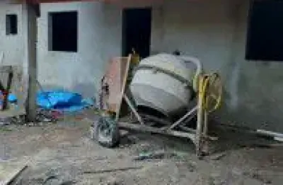 Excelente casa no jardim jamaica em itanhaém - localizado lado praia em rua calçada.