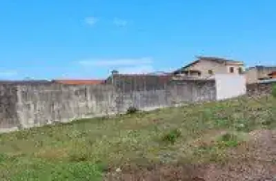 Terreno localizado no bairro jardim corumbá em itanhaém - lado praia, em rua calçada.