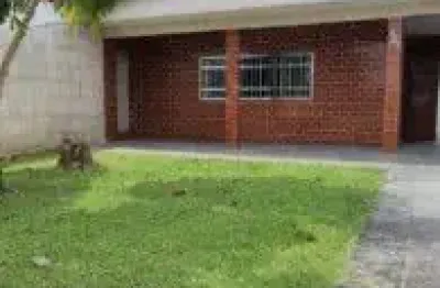 Ótima casa no bairro jardim são fernando, em itanhaém, lado praia.