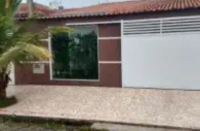 Ótima casa no bairro nova peruíbe, em peruíbe - lado praia em rua calçada.