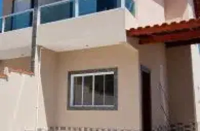 Excelente casa no bairro nossa senhora do sion, em itanhaém - localizada lado praia em rua calçada.