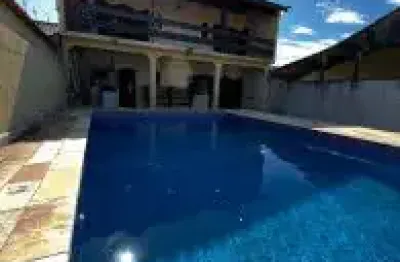 Excelente casa no bairro balneário gaivota em itanhaém - lado praia em rua calçada.
