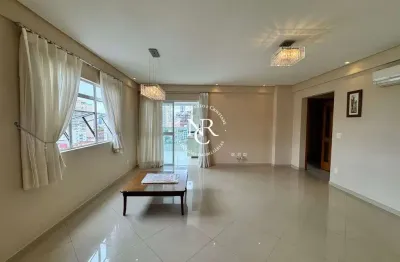 Apartamento amplo e confortável com 3 dormitórios e varanda na pompeia em santos
