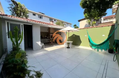 Sobrado reformado á venda com 3 quartos na vila belmiro em santos