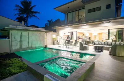 Casa nova com 6 suítes e aquecedor solar na riviera de são lourenço