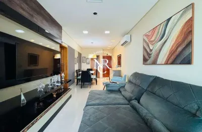 Apartamento á venda com 2 suítes e 2 vagas de garagem demarcadas em Santos.