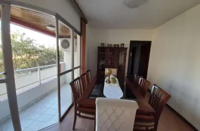 Apartamento mobiliado no res. algarve, no centro de criciúma