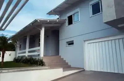 Casa grande a venda no pio corrêa em criciúma. leo lombardi.