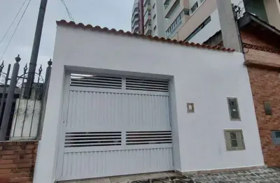 Linda casa térrea localizada no canto do forte ótima oportunidade
