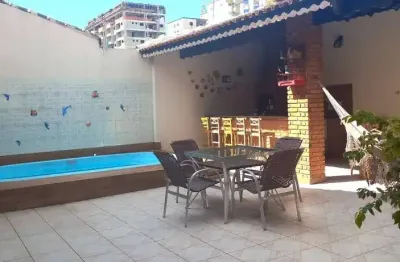 Linda casa residencial isolada na guilhermina , 3 dormitorios