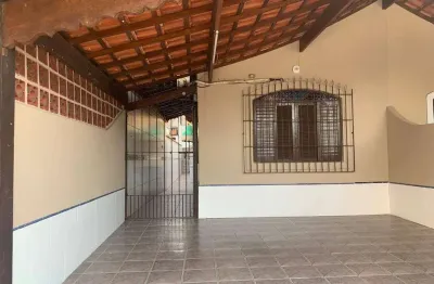 Casa à venda na ocian - 2 dormitórios, área gourmet e garagem para 2 carros