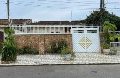 Casa térrea  com 03 dormitórios balneário flórida espetacular