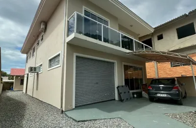 Sobrado com galpão e linda residência no piso superior
