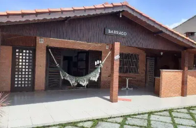 Linda casa isolada de 2 dormitórios com edícula em praia grande sp.