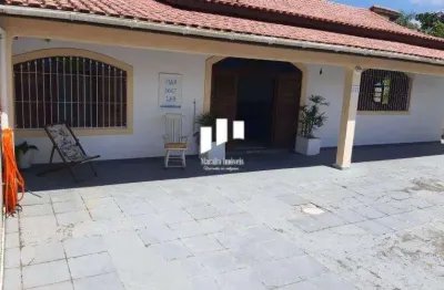 Casa isolada com 3 suítes e vaga para 10 carros em praia grande sp.