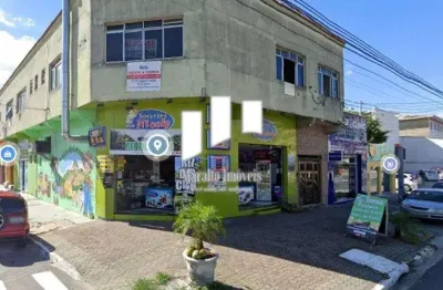 Prédio comercial na av kennedy com vários comércios já com renda de aluguéis.