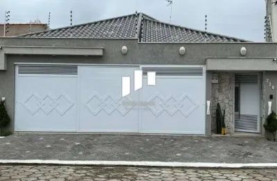 Casa alto padrão com 3 suítes e piscina em praia grande sp.