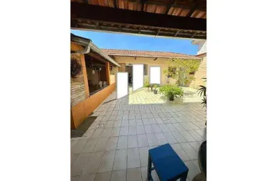 Casa isolada 3 dormitórios + edícula e 5 vagas de garagem, em Praia Grande S. Paulo..