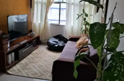 Apartamento com 2 quartos na quadra da praia em praia grande sp