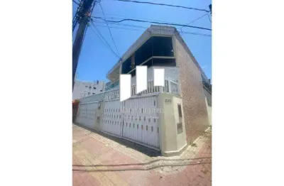 Lindo sobrado de 3 dormitórios na guilhermina em praia grande sp.