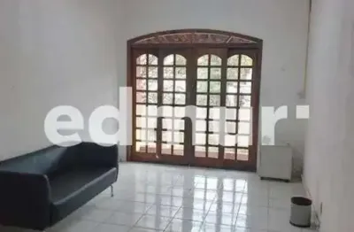 Casa com 2 quartos para alugar na vila alpina, santo andré  por r$ 2.700