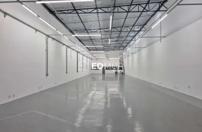 Barracão / Galpão / Depósito com 3 salas para alugar na Vila Regente Feijó, São Paulo  por R$ 25.800