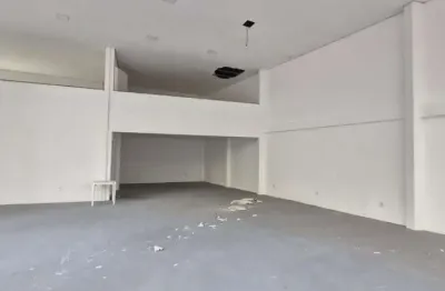 Sala comercial com mezanino e 300m² privativos | locação a 350m do mar