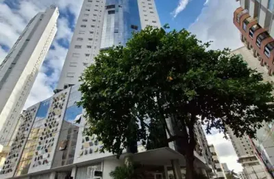 Apartamento de alto padrão em bc – 3 suítes, 3 vagas, 132 m² e 250 m do mar