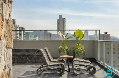 Elegante apartamento de 125m² com 3 suítes e 3 vagas a 320 m do mar