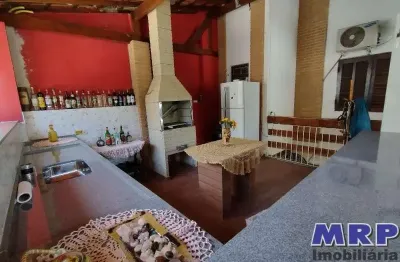 Casa em ubatuba, localizada no bairro do sertão da quina, com 2 dormitórios