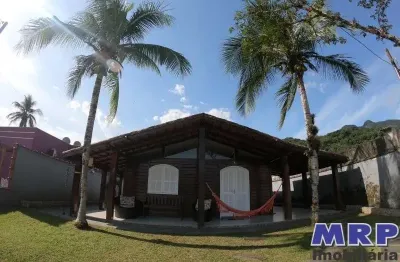 Casa à venda em condomínio fechado em ubatuba. condomínio park hills.