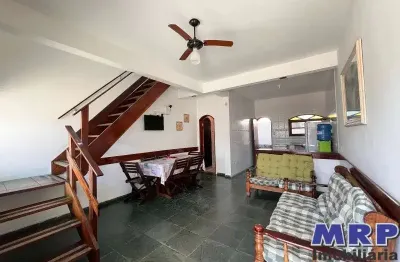 Casa em ubatuba. praia da maranduba. 2 quartos. condomínio com piscina.
