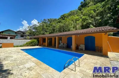 Praia da lagoinha em ubatuba. casa á venda, 6 dormitórios. com piscina.