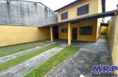 Casa a venda em ubatuba a 850 metros da praia do sapê, com 4 dormitórios e quintal !
