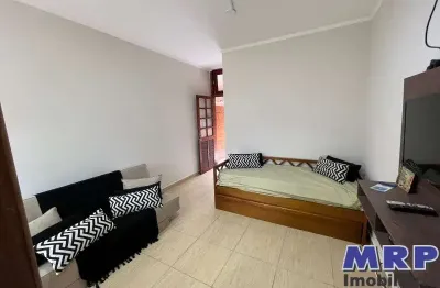 Apartamento em ubatuba. a 200 metros da praia do sapê. aceita financiamento. condomínio com piscina.