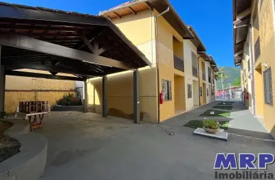 Sobrado à venda na maranduba. 2 dormitórios, aceita financiamento. condomínio fechado