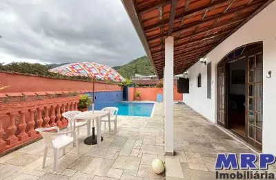 Casa à venda em ubatuba. com piscina. 2 dormitórios. sertão da quina