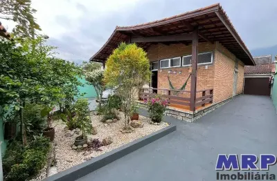 Casa em ubatuba, localizada a 200 metros da praia do sapê, com escritura !