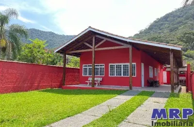 Casa à venda em ubatuba. praia do sapê. com edícula. 5 dormitórios.