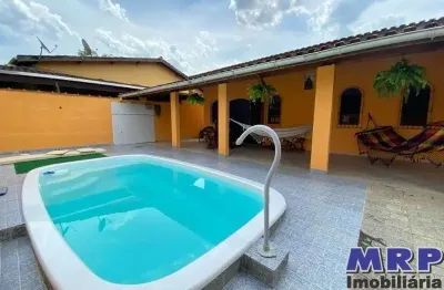 Casa para temporada em ubatuba, com piscina, 3 dormitórios, próximo a praia da maranduba