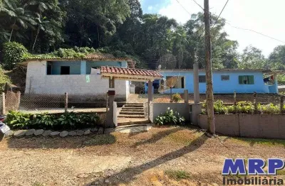 Casa a venda em ubatuba, próximo a praia da maranduba, em bairro residencial !