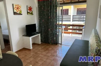 Apartamento localizado a 50 metros da praia da maranduba, em ubatuba. frente a rodovia